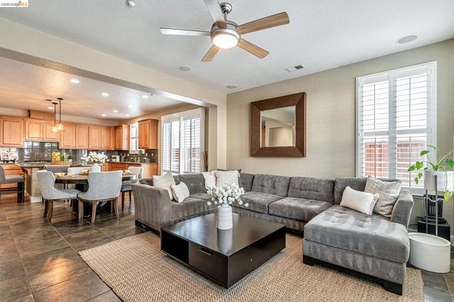 43 Sorrel Ct, Oakley, CA 94561