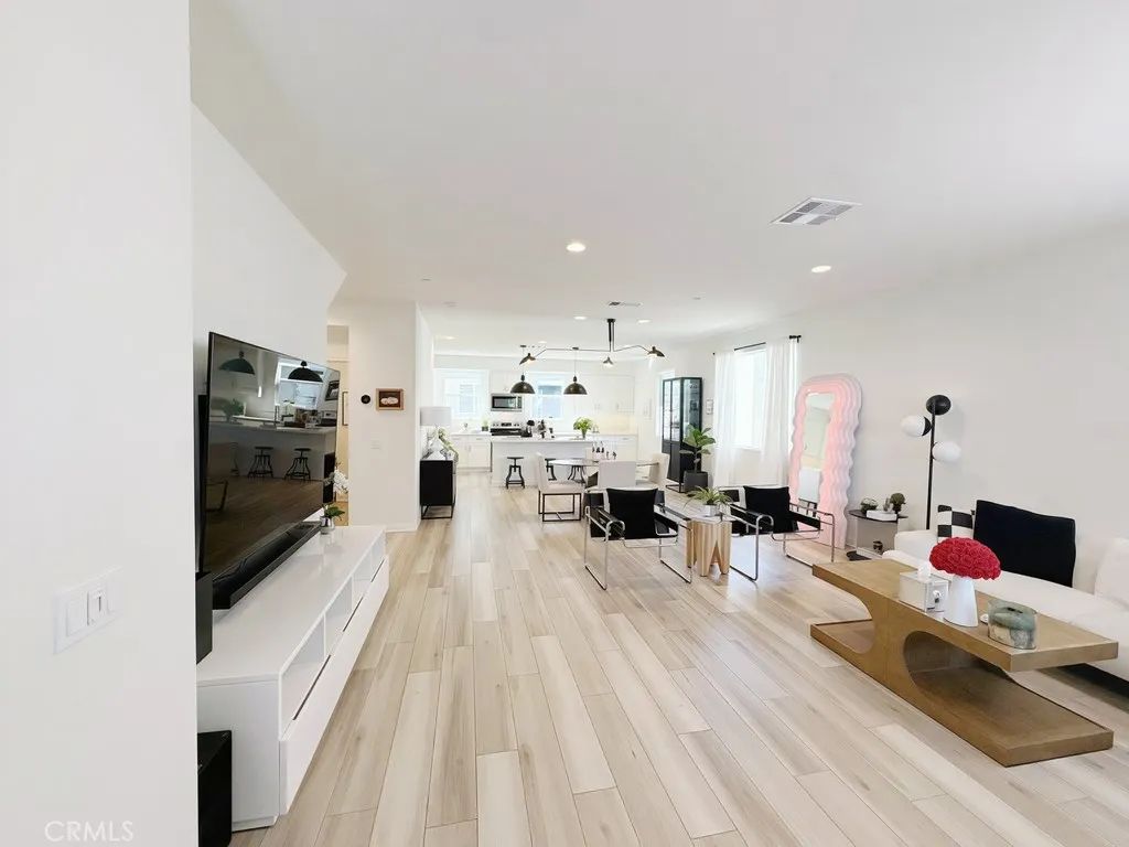 254 N Standard Avenue, Santa Ana, CA 92701
