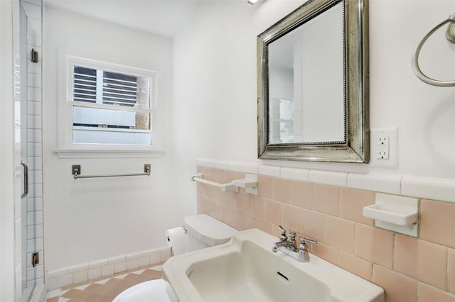 2009 South Boulevard, Houston, TX 77098