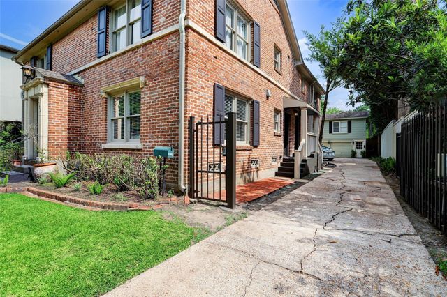 2009 South Boulevard, Houston, TX 77098