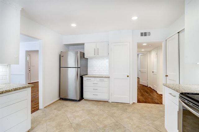 2009 South Boulevard, Houston, TX 77098