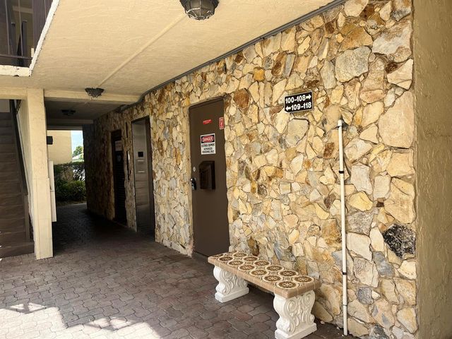 2871 Somerset Drive 414, Lauderdale Lakes, FL 33311
