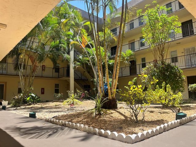 2871 Somerset Drive 414, Lauderdale Lakes, FL 33311