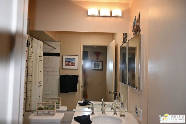 2117 Sunshine Way, Palm Springs, CA 92264