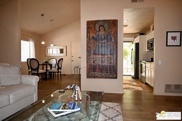 2117 Sunshine Way, Palm Springs, CA 92264