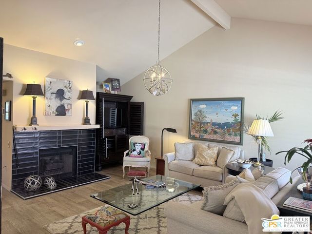 2117 Sunshine Way, Palm Springs, CA 92264