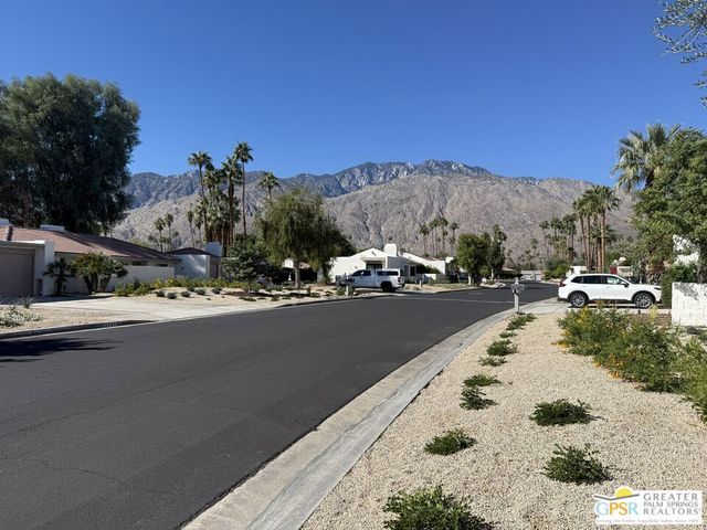2117 Sunshine Way, Palm Springs, CA 92264