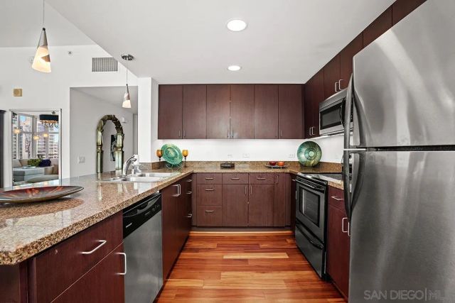 1080 Park Blvd 1802, San Diego, CA 92101