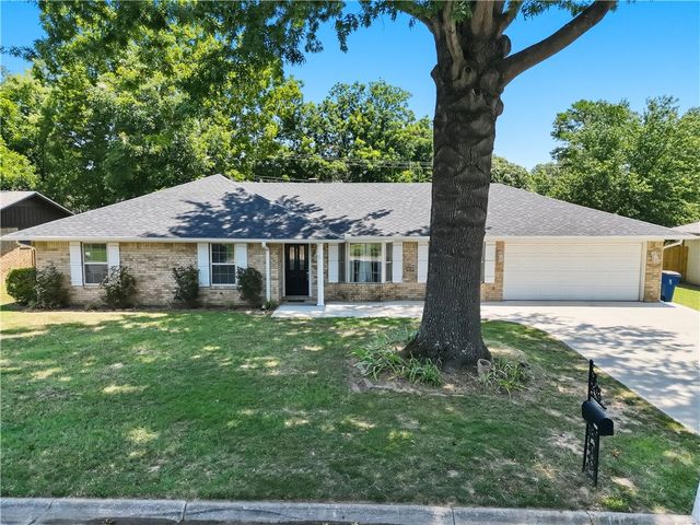8217 Meadow Drive, Fort Smith, AR 72908