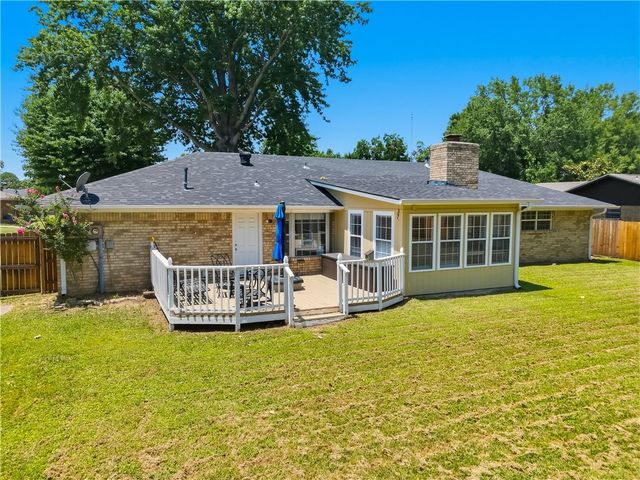 8217 Meadow Drive, Fort Smith, AR 72908