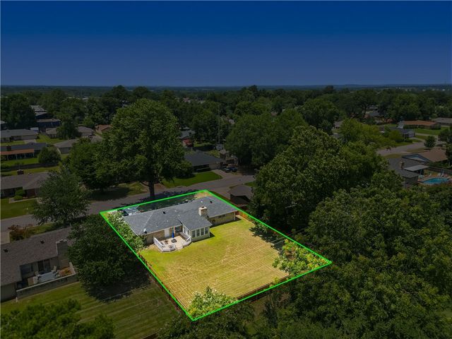 8217 Meadow Drive, Fort Smith, AR 72908