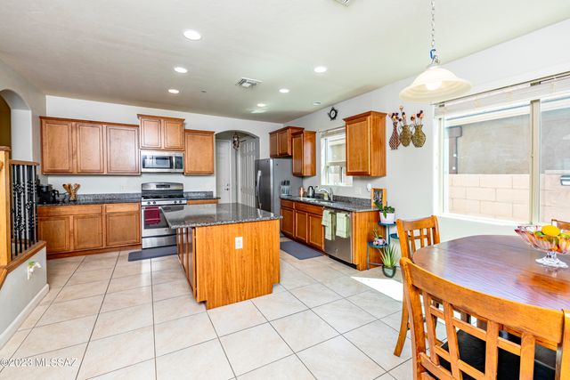 8479 N Gaetano Loop, Tucson, AZ 85742
