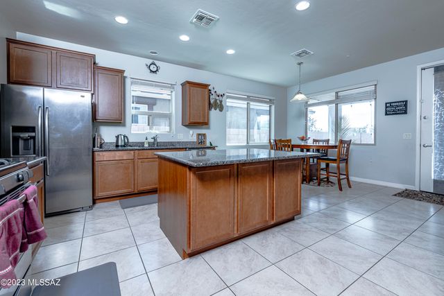 8479 N Gaetano Loop, Tucson, AZ 85742