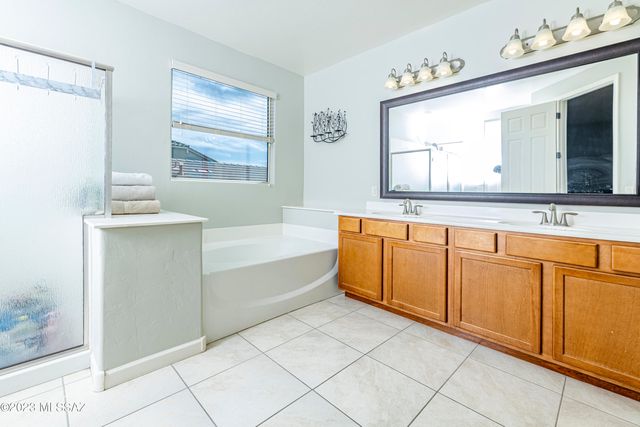 8479 N Gaetano Loop, Tucson, AZ 85742