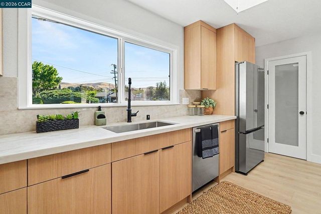 1837 Andrews Dr, Concord, CA 94521