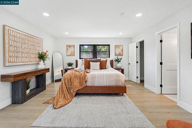 1837 Andrews Dr, Concord, CA 94521