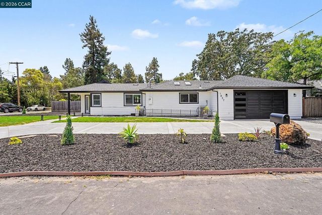 1837 Andrews Dr, Concord, CA 94521