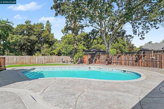1837 Andrews Dr, Concord, CA 94521