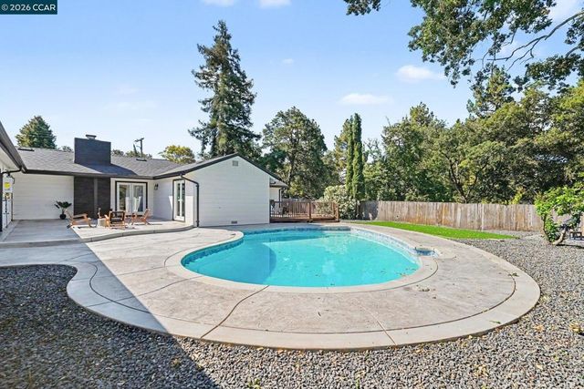 1837 Andrews Dr, Concord, CA 94521
