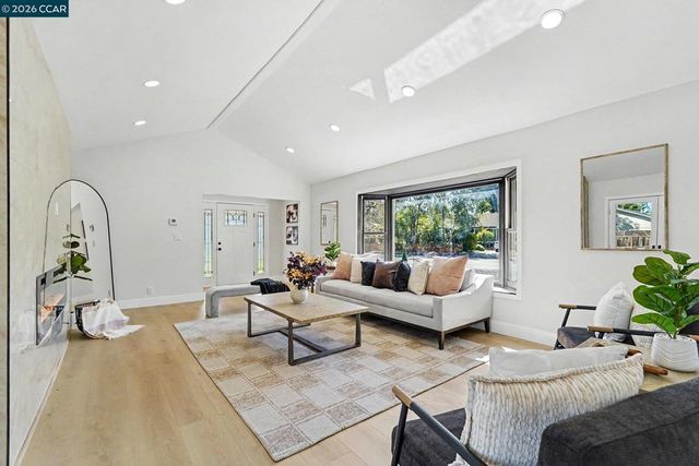 1837 Andrews Dr, Concord, CA 94521