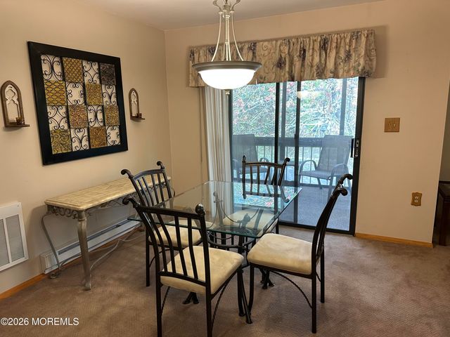 12 Pine Cluster Circle G, Manalapan, NJ 07726