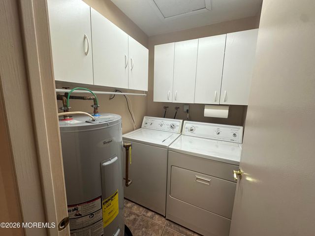 12 Pine Cluster Circle G, Manalapan, NJ 07726