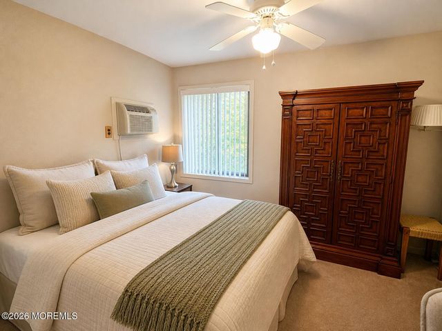 12 Pine Cluster Circle G, Manalapan, NJ 07726