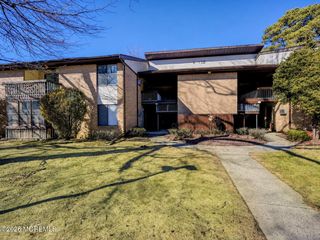 12 Pine Cluster Circle G, Manalapan, NJ 07726