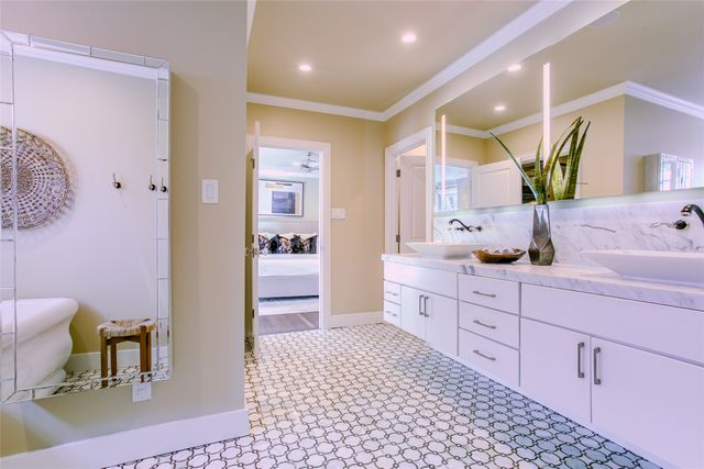 2916 Sale Street, Dallas, TX 75219