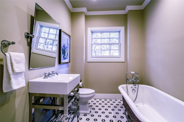 2916 Sale Street, Dallas, TX 75219