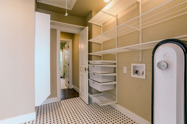 2916 Sale Street, Dallas, TX 75219