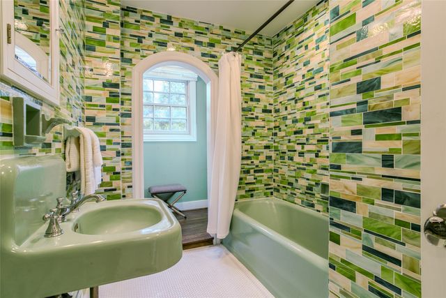 2916 Sale Street, Dallas, TX 75219