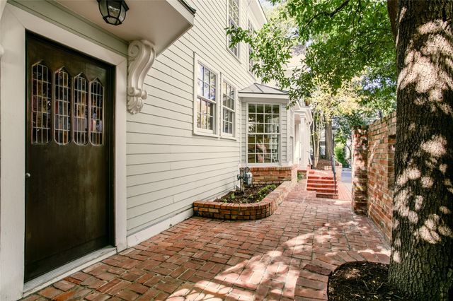 2916 Sale Street, Dallas, TX 75219