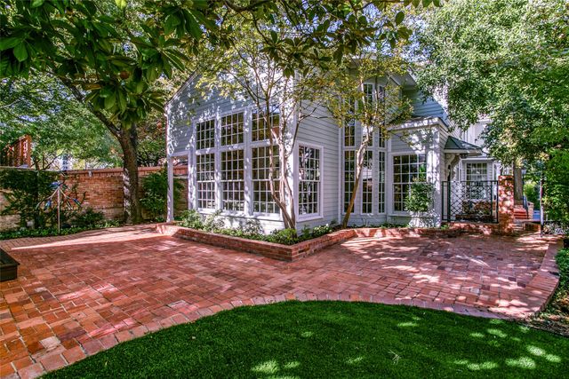 2916 Sale Street, Dallas, TX 75219