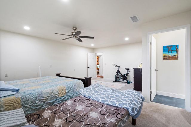 351 N Peach, Clovis, CA 93612