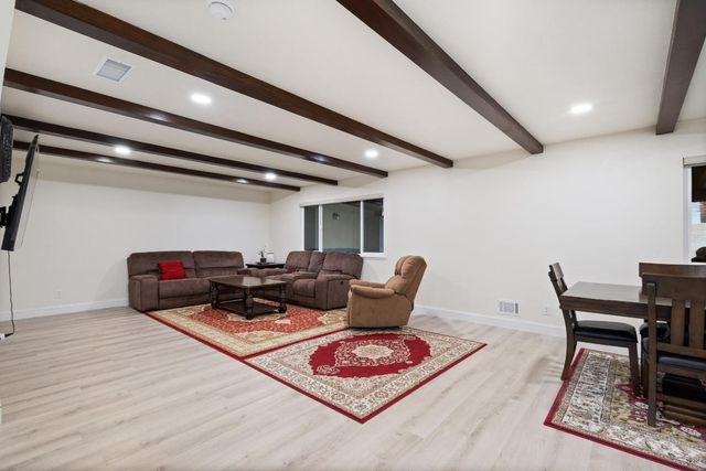 351 N Peach, Clovis, CA 93612