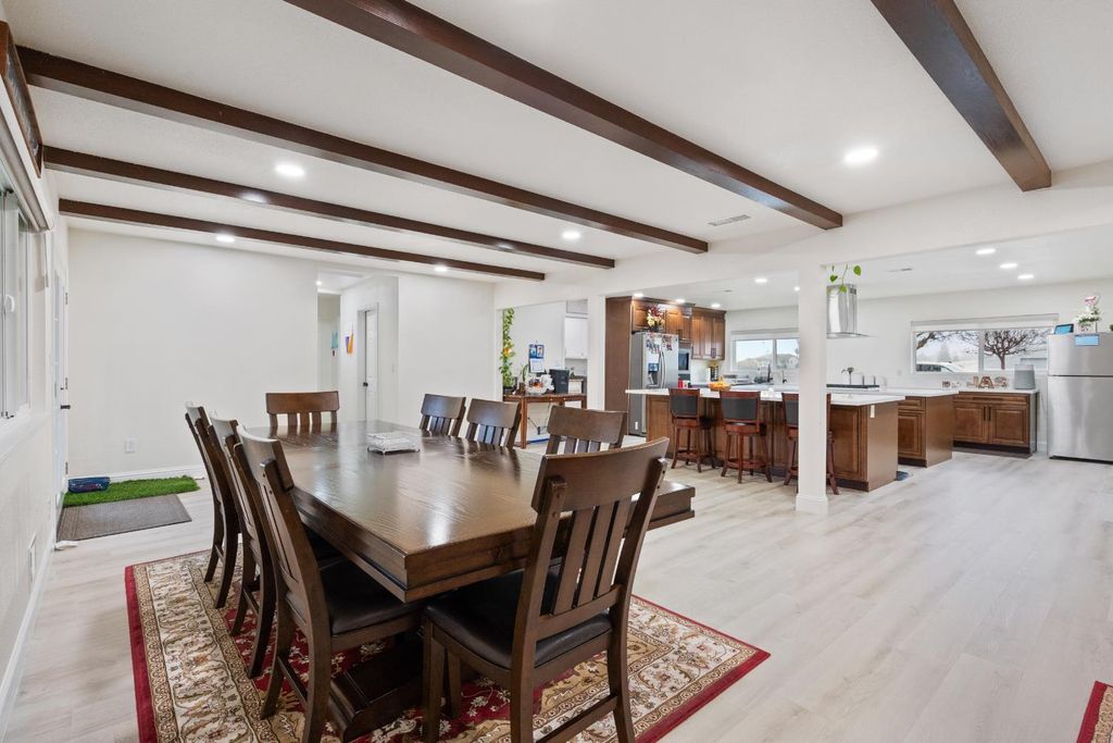 Image 11 of property listing at 351 N Peach, Clovis, CA 93612