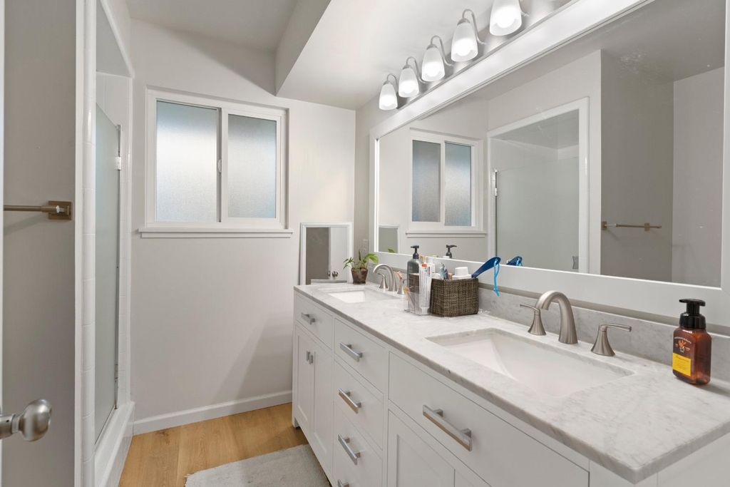 Image 26 of property listing at 351 N Peach, Clovis, CA 93612