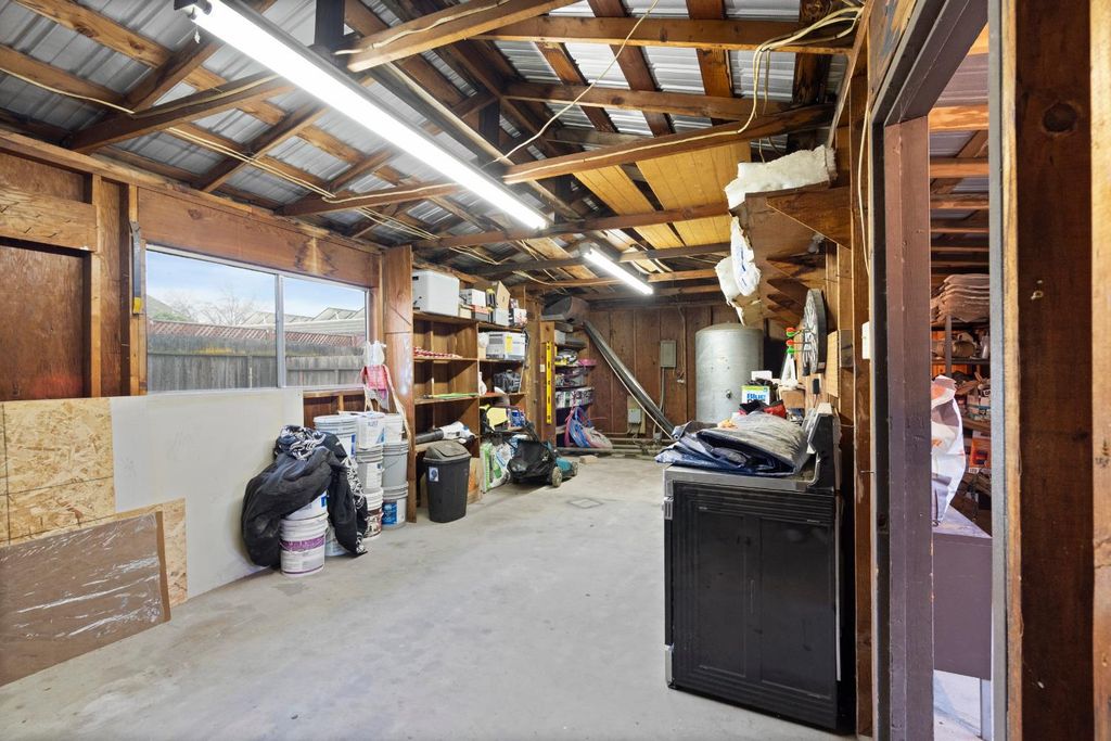 Image 39 of property listing at 351 N Peach, Clovis, CA 93612