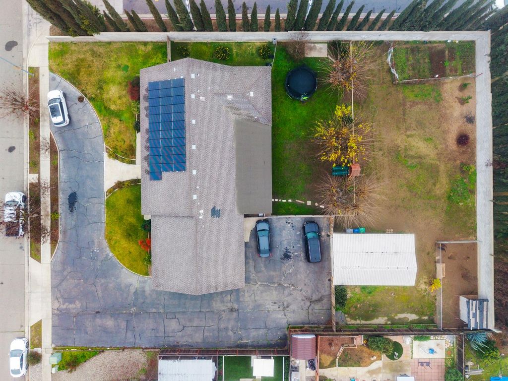 Image 4 of property listing at 351 N Peach, Clovis, CA 93612