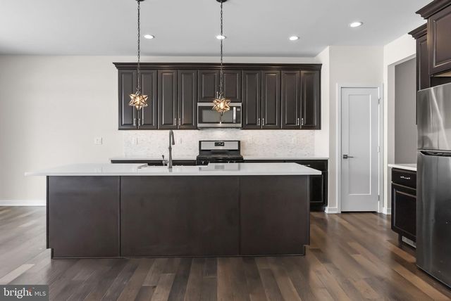 12 UMBRELL, Eagleville, PA 19403