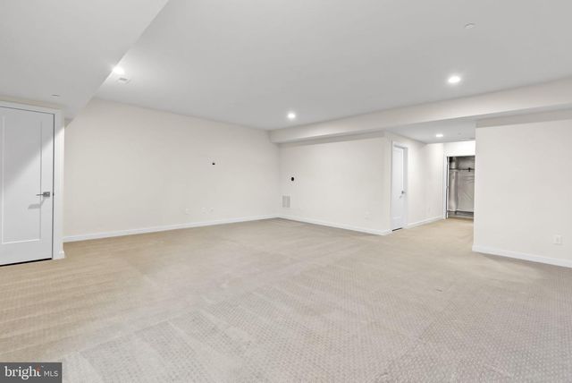 12 UMBRELL, Eagleville, PA 19403