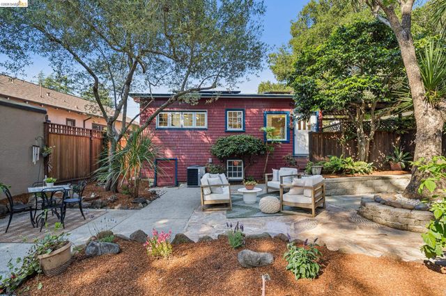1767 Brandon St, Oakland, CA 94611
