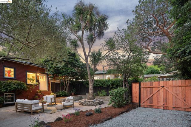 1767 Brandon St, Oakland, CA 94611