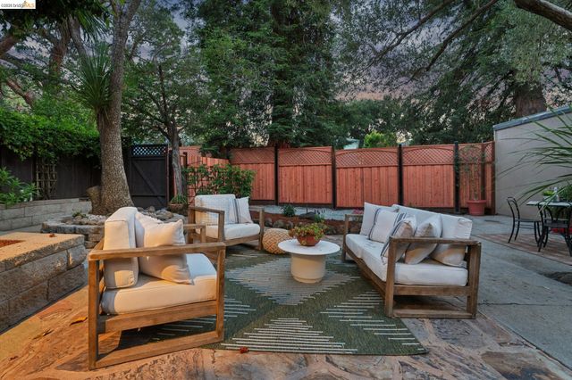 1767 Brandon St, Oakland, CA 94611