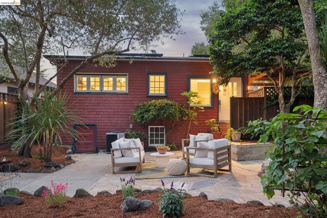 1767 Brandon St, Oakland, CA 94611