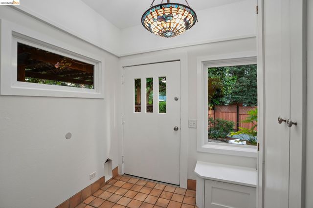 1767 Brandon St, Oakland, CA 94611