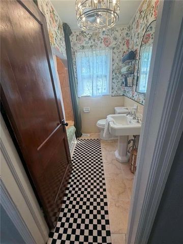 709 N Allen Road, Independence, MO 64050