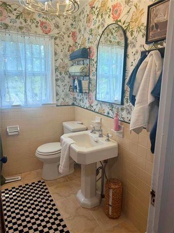 709 N Allen Road, Independence, MO 64050