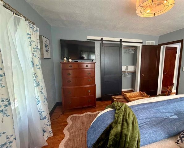 709 N Allen Road, Independence, MO 64050